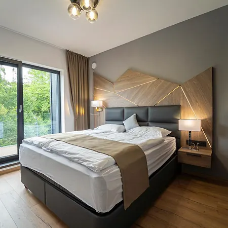 シャレー Pri Rybniku Strohm