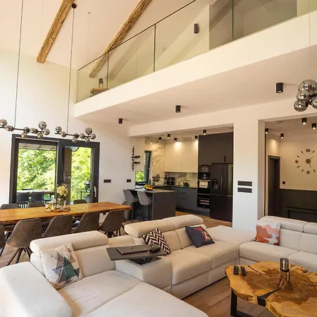 シャレー Pri Rybniku Strohm Kopanice